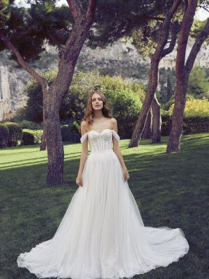 Demetrios, trägerloses Brautkleid, besticktes Brautkleid, modernes Brautkleid, Corsagenoptik, Tüllkleid, Perlen besticktes Brautkleid, A-Linie, abnehmbare Carmenträger,