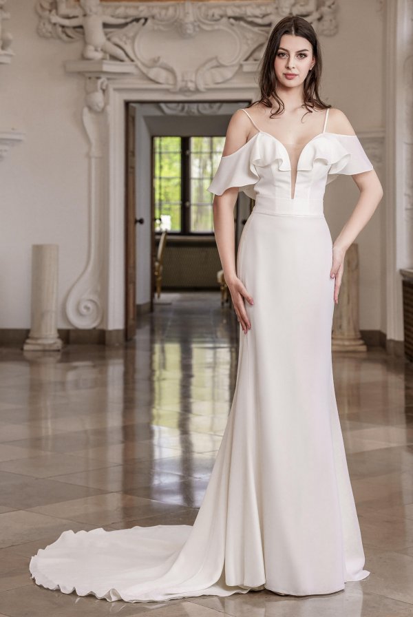 MsModa Pamela, Schlichtes Brautkleid, Rüschen, tiefer V-Ausschnitt, Spagettiträger, enges Brautkleid, sexy, Schleppe, Standesamt Kleid, Boss Hochzeitshaus, Carmenträger, elegantes Brautkleid,