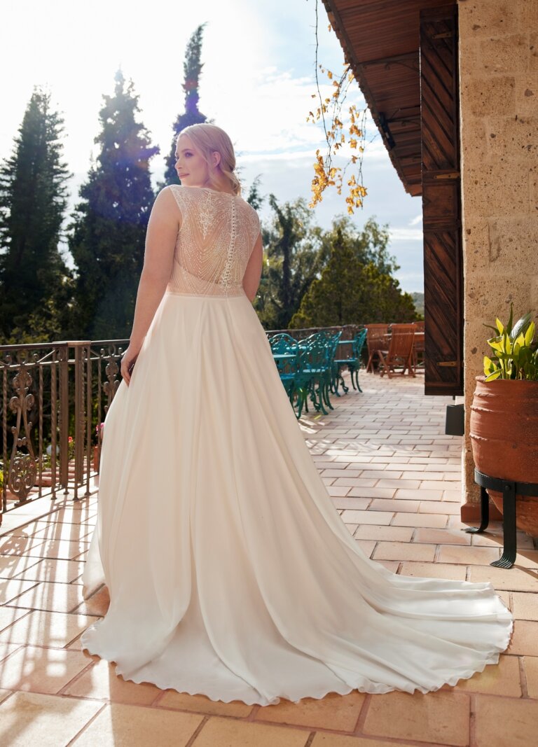 Boss Hochzeitshaus CurvyBrautkleid Randy Fenoli Jasmin Brautkleid Chiffon Hamburg Winsen Stade Buxtehude (2)