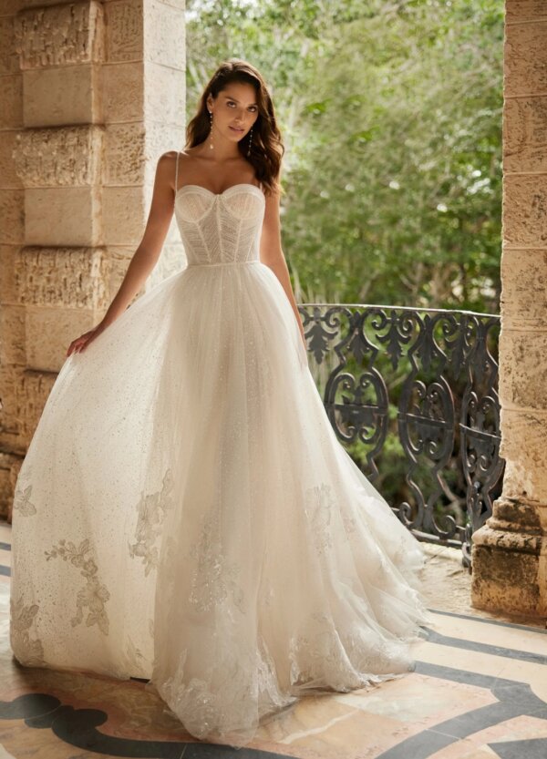 Boss Hochzeitshaus Winsen Luhe Brautkleid Hamburg Bremen Stade Buxtehude Soltau Aire Royal Aire Barcelona Berta moderne Prinzessin glitzertüll (3) p