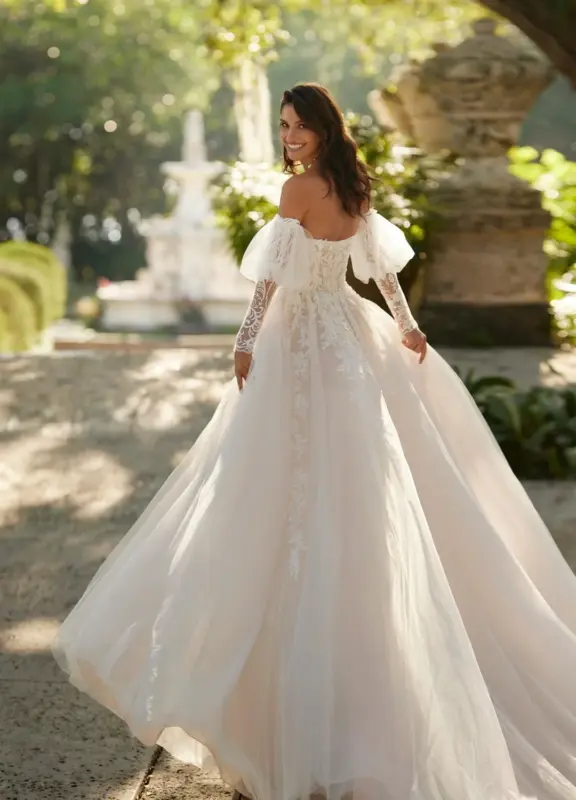 Boss Hochzeitshaus Winsen Luhe Brautkleid Hamburg Bremen Stade Buxtehude Soltau Niedersachsen Aire Royal Aire Barcelona Aire Atelier Blade Alinien Brautkleid Prinzessin (2) p