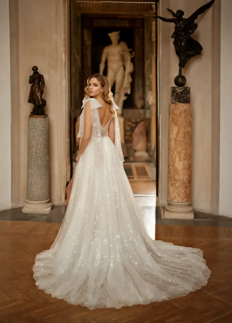 Boss Hochzeitshaus Winsen Luhe Randy Fenoli Fifi Moderne Aline Schlitz Brautkleid Hamburg Bremen Stade Winsen Buxtehude (1)