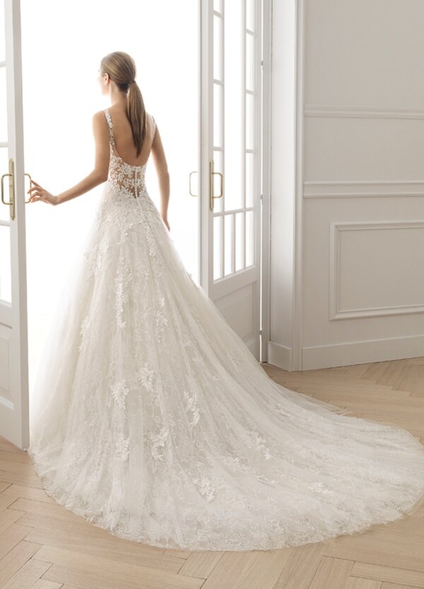 Boss Hochzeitshaus WinsenLuhe Erol AireBarcelona Brautkleid Aline Modern Haamburg Bremen Stade Soltau Sittensen (3) p