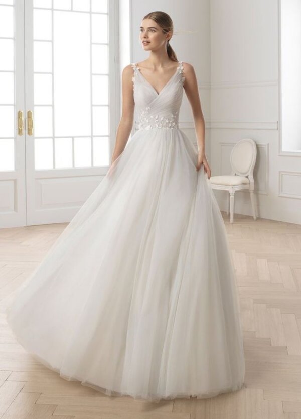 BossHochzeitshaus WinsenLuhe Enea AireBarcelona Brautkleid Aline schlicht Hamburg Stelle Lübeck Sittensen (2) p