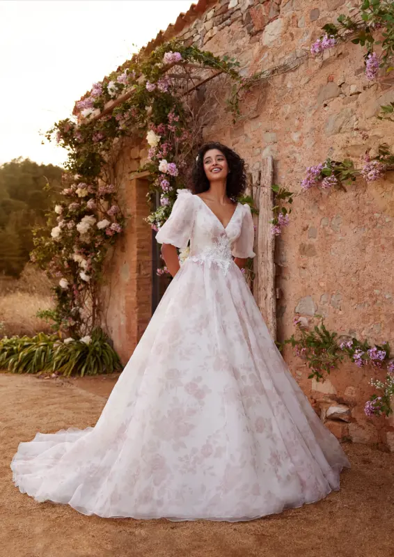 BossHochzeitshaus WinsenLuhe ModernesBrautkleid BrautkleidmitMuster Bremen Hamburg Stelle Maschen Stade WhiteOne Sarang (2)