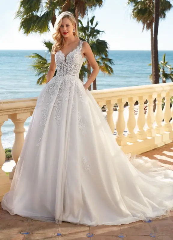 Boss Hochzeithaus Winsen Luhe Brautkleider Bremen Hamburg Lüneburg Hannover Lübeck Demetrios 1226 Niedersachsen (2)