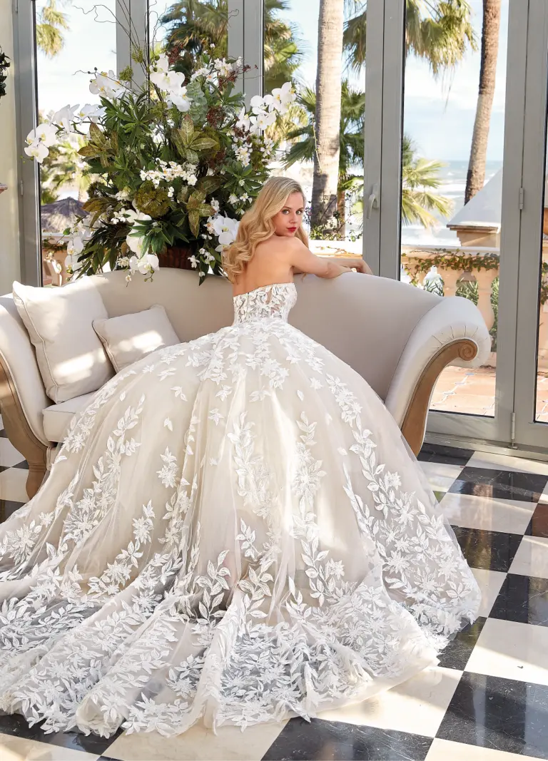 Boss Hochzeithaus Winsen Luhe Brautkleider Bremen Hamburg Lüneburg Hannover Lübeck Demetrios 1243 Niedersachsen (3)