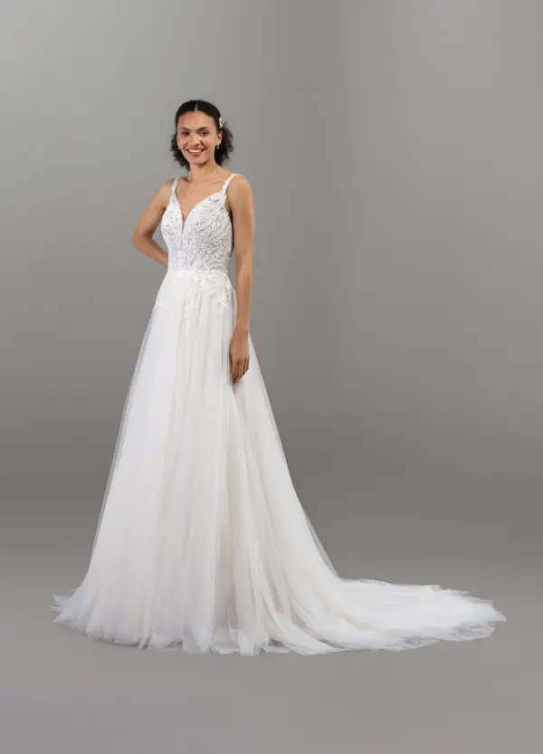 Boss Hochzeithaus Winsen Luhe Brautkleider Bremen Hamburg Lüneburg Hannover Lübeck Harburg Eglantine Frejus Niedersachsen (1)