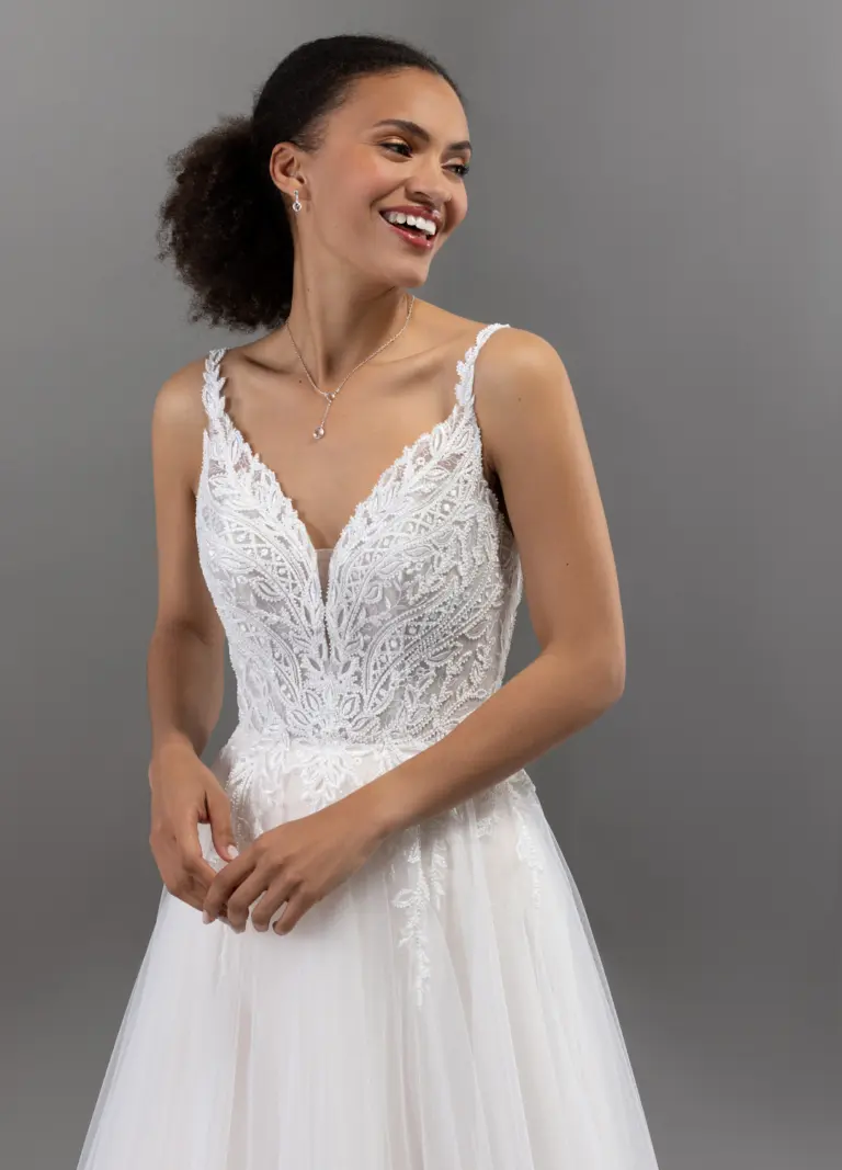 Boss Hochzeithaus Winsen Luhe Brautkleider Bremen Hamburg Lüneburg Hannover Lübeck Harburg Eglantine Frejus Niedersachsen (2)