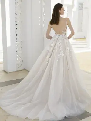 Boss Hochzeithaus Winsen Luhe Brautkleider Bremen Hamburg Lüneburg Hannover Lübeck Harburg Enzoani Blue Rhapsody Niedersachsen (1)