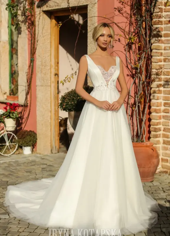 Boss Hochzeithaus Winsen Luhe Brautkleider Bremen Hamburg Lüneburg Hannover Lübeck Harburg Iryna Kotapska moerne Brautkleider PR2217 Niedersachsen (1)