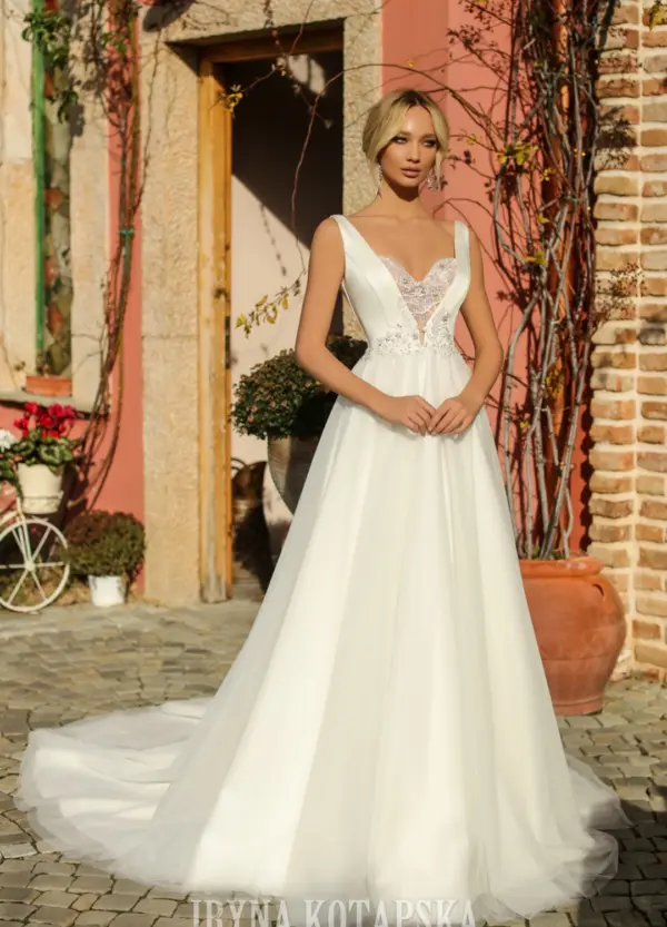 Boss Hochzeithaus Winsen Luhe Brautkleider Bremen Hamburg Lüneburg Hannover Lübeck Harburg Iryna Kotapska moerne Brautkleider PR2217 Niedersachsen (1)