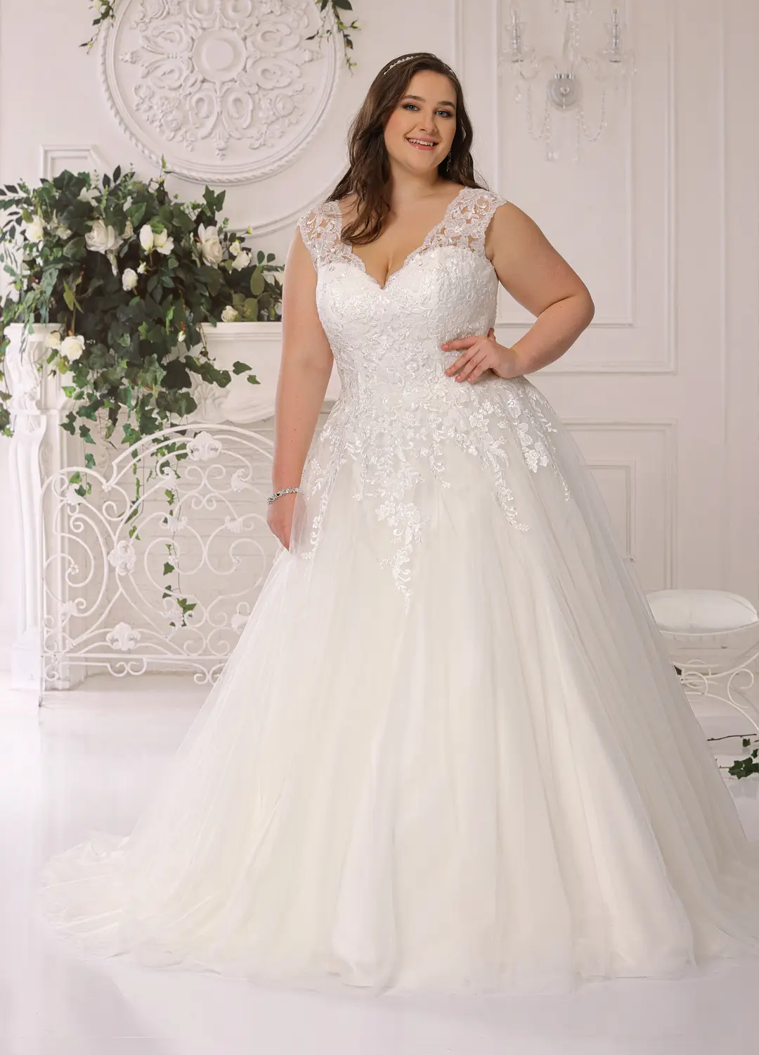 Boss Hochzeithaus Winsen Luhe Brautkleider Bremen Hamburg Lüneburg Hannover Lübeck Harburg Ladybird moderne Brautkleider LS422048 Niedersachsen (1)