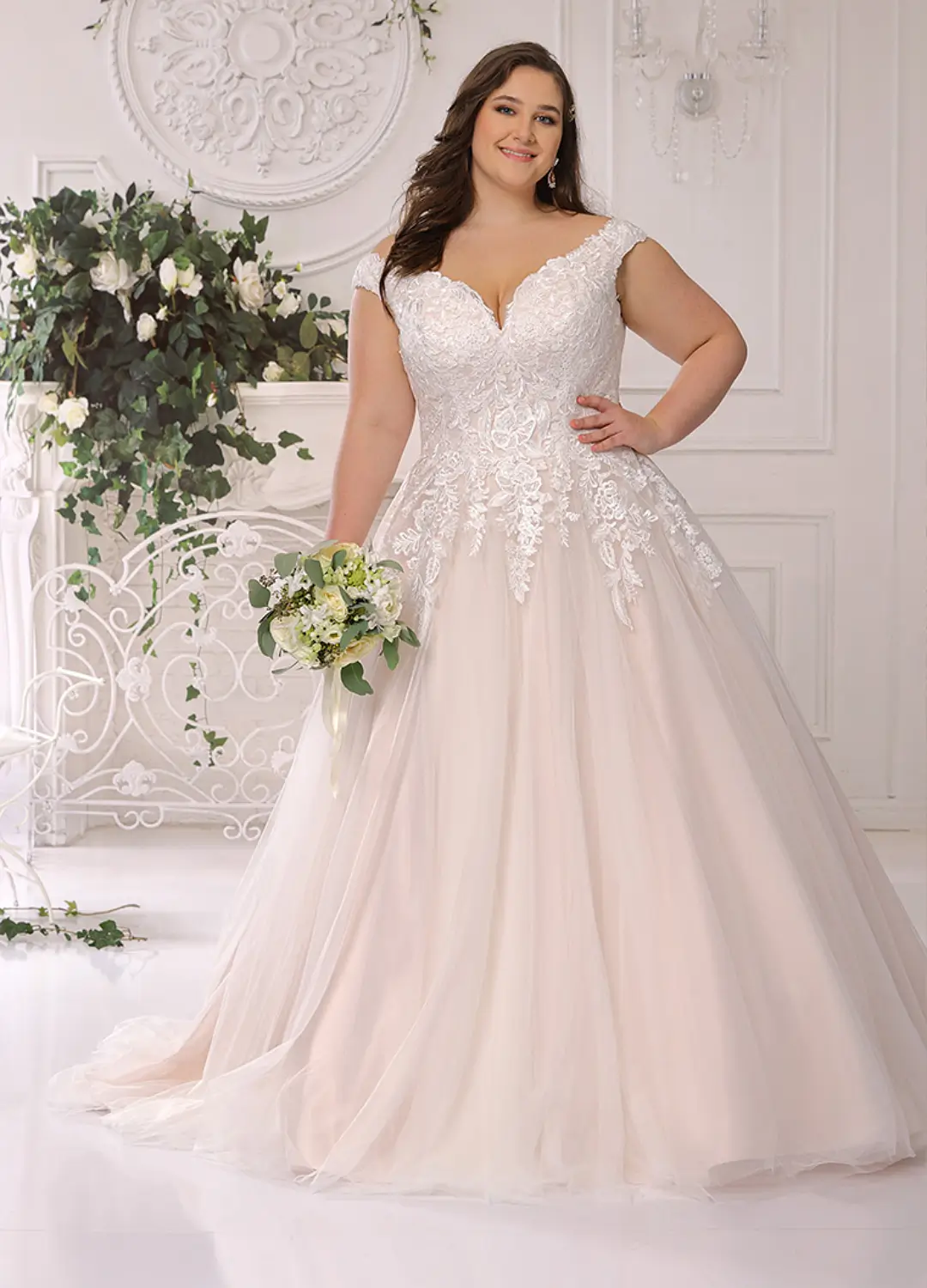 Boss Hochzeithaus Winsen Luhe Brautkleider Bremen Hamburg Lüneburg Hannover Lübeck Harburg Ladybird moderne Brautkleider LS422052 Niedersachsen (1)