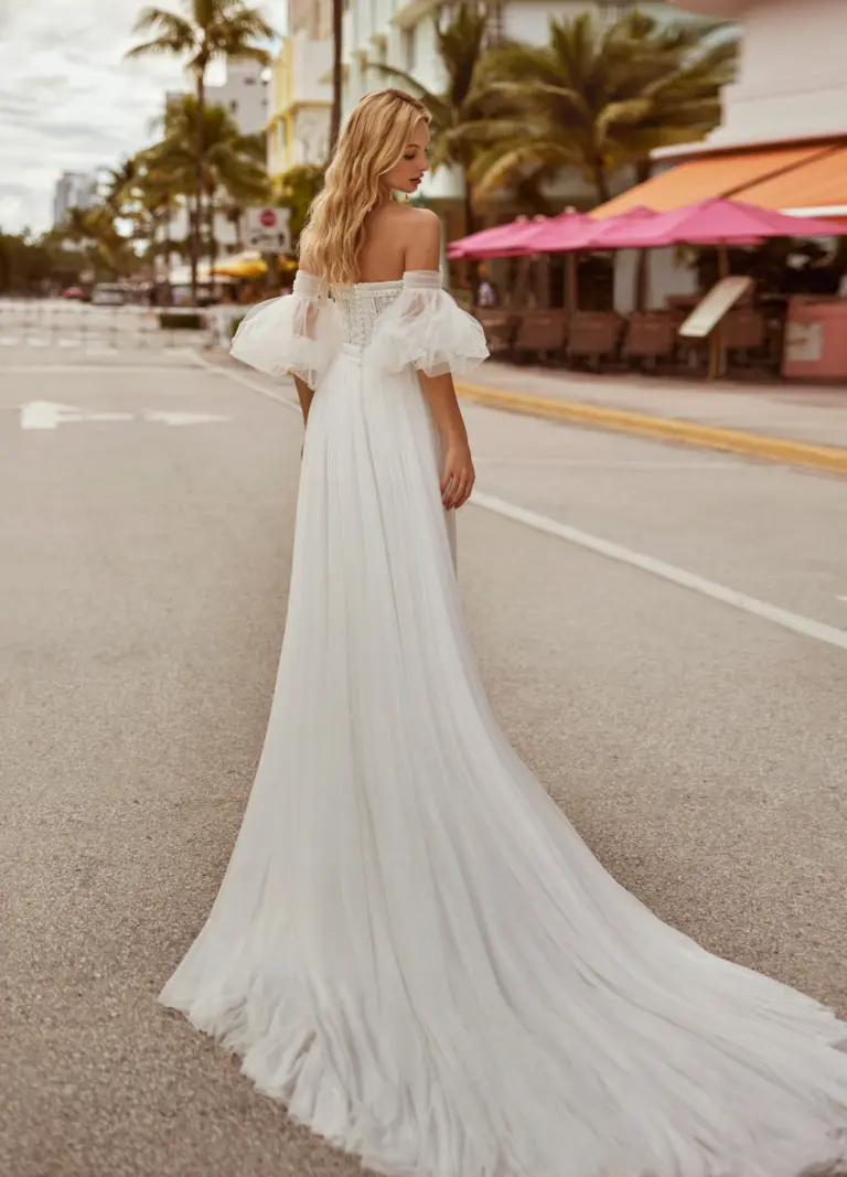 Boss Hochzeithaus Winsen Luhe Brautkleider Bremen Hamburg Lüneburg Hannover Lübeck Harburg Luna Novias moderne Brautkleider Caritina Niedersachsen (2)