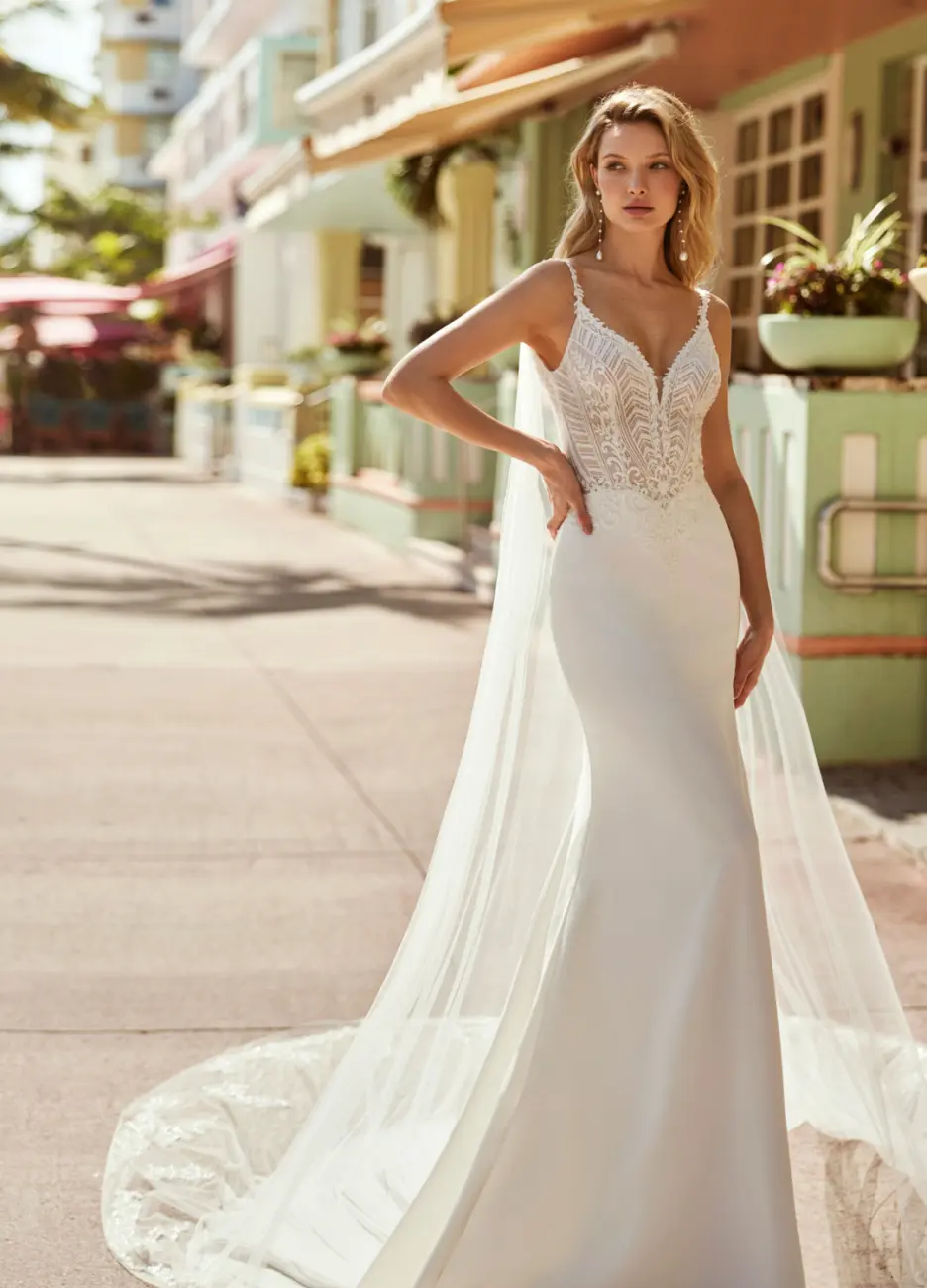 Boss Hochzeithaus Winsen Luhe Brautkleider Bremen Hamburg Lüneburg Hannover Lübeck Harburg Luna Novias moderne Brautkleider Carlina Niedersachsen (1)