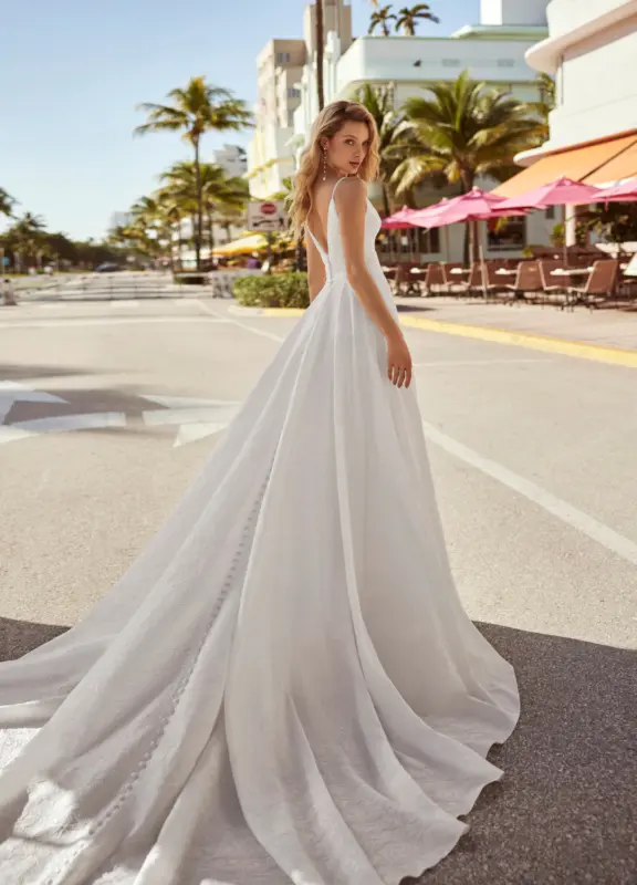 Boss Hochzeithaus Winsen Luhe Brautkleider Bremen Hamburg Lüneburg Hannover Lübeck Harburg Luna Novias moderne Brautkleider Clara Niedersachsen (2)