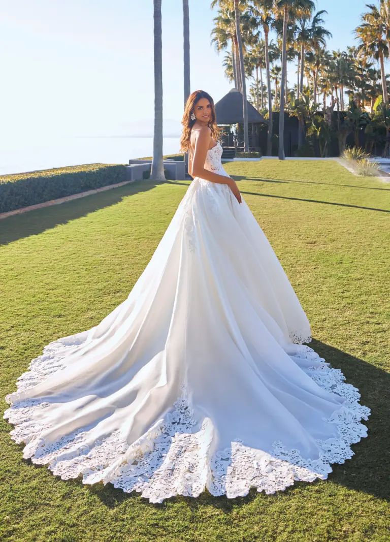 Boss Hochzeithaus Winsen Luhe Brautkleider Bremen Hamburg Lüneburg Hannover Lübeck Harburg Pronovias Myrna Niedersachsen (2)