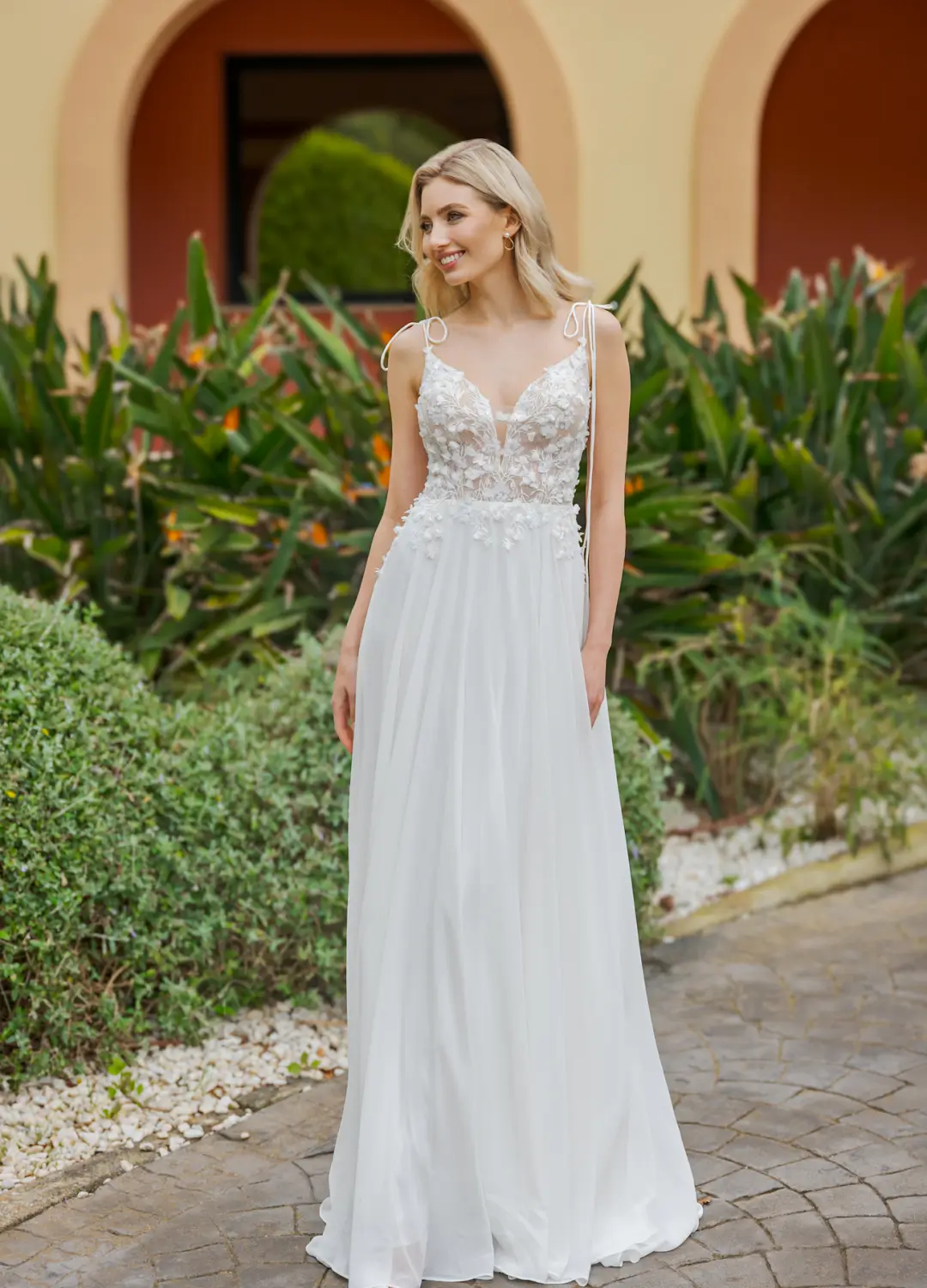 Boss Hochzeithaus Winsen Luhe Brautkleider Bremen Hamburg Lüneburg Hannover Stade Lübeck Buxtehude Amera Vera AL138 Brautkleider Niedersachsen (1)