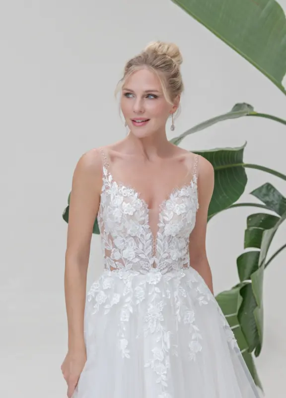 Boss Hochzeithaus Winsen Luhe Brautkleider Bremen Hamburg Lüneburg Hannover Stade Lübeck Buxtehude Amera Vera Brautkleider B2505 Niedersachsen (2)