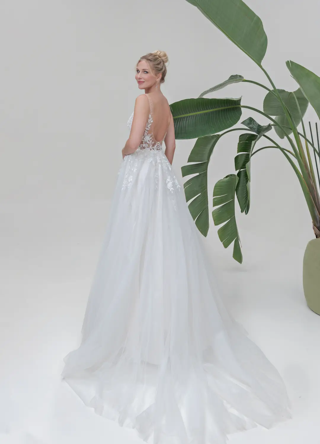 Boss Hochzeithaus Winsen Luhe Brautkleider Bremen Hamburg Lüneburg Hannover Stade Lübeck Buxtehude Amera Vera Brautkleider B2505 Niedersachsen (3)