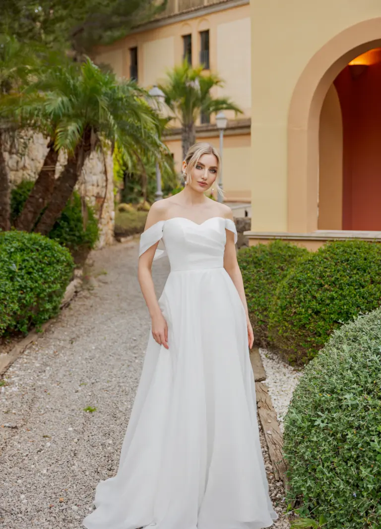 Boss Hochzeithaus Winsen Luhe Brautkleider Bremen Hamburg Lüneburg Hannover Stade Lübeck Buxtehude Ann Angelex B2654 Brautkleider Niedersachsen (1)