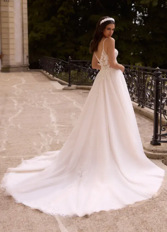 Boss Hochzeithaus Winsen Luhe Brautkleider Bremen Hamburg Lüneburg Hannover Stade Lübeck Buxtehude Bianco Evento Nilda Brautkleider Niedersachsen (2)