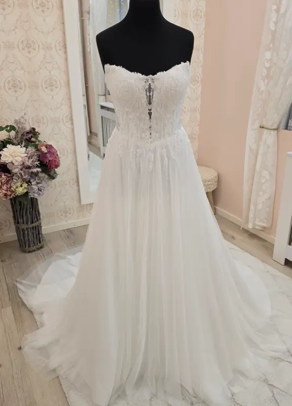 Boss Hochzeithaus Winsen Luhe Brautkleider Bremen Hamburg Lüneburg Hannover Stade Lübeck Buxtehude Boss Wedding Collection leichte Brautkleider Niedersachsen (1)