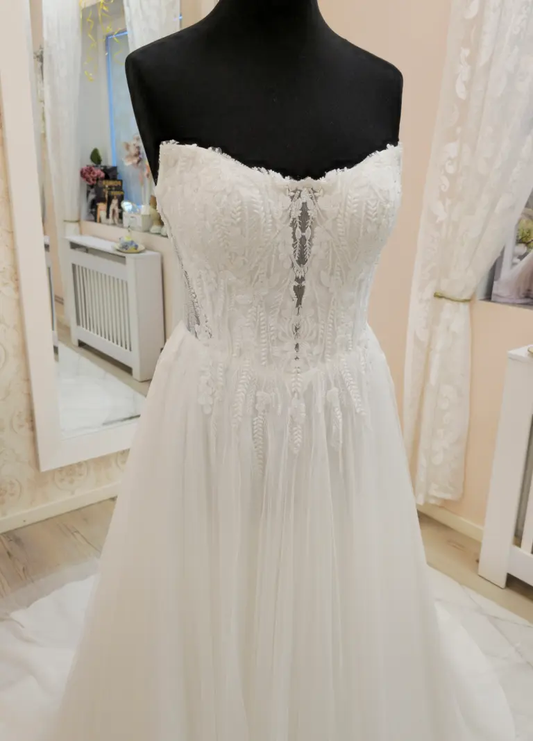 Boss Hochzeithaus Winsen Luhe Brautkleider Bremen Hamburg Lüneburg Hannover Stade Lübeck Buxtehude Boss Wedding Collection leichte Brautkleider Niedersachsen (5)