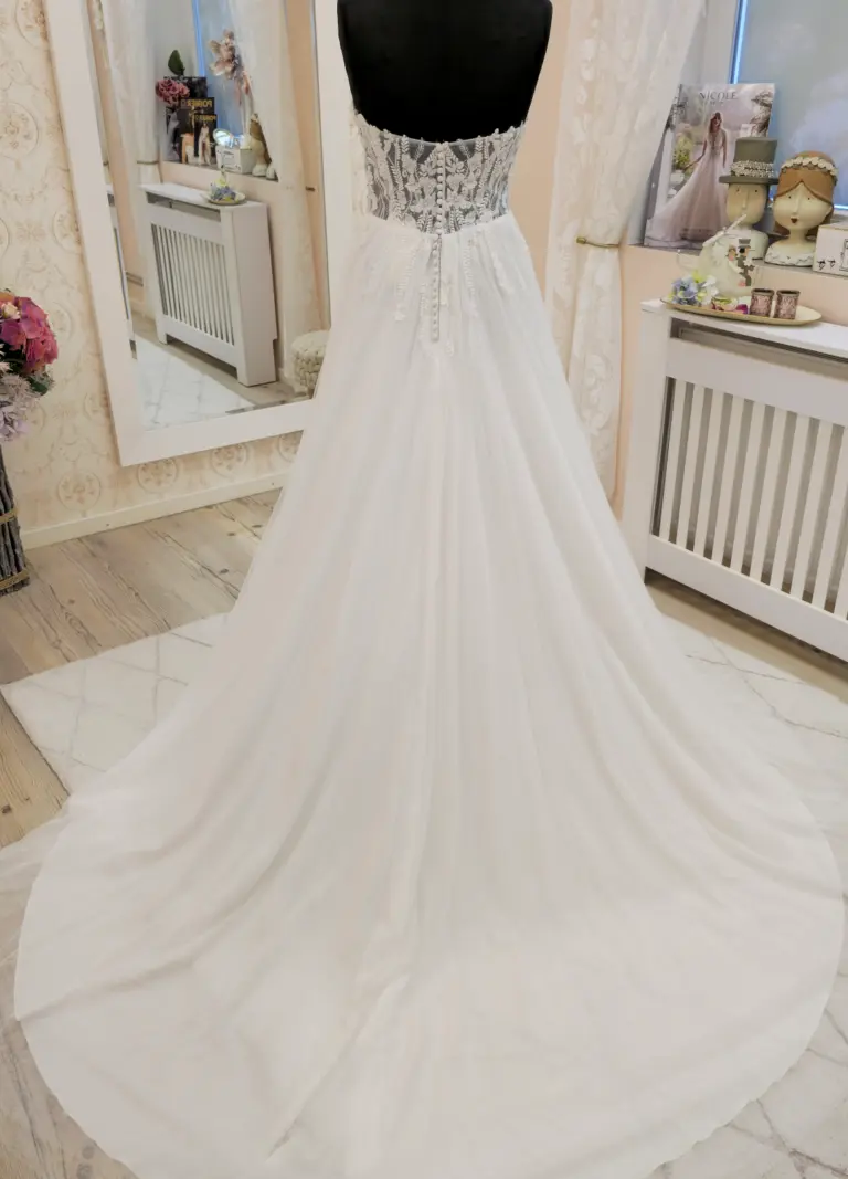 Boss Hochzeithaus Winsen Luhe Brautkleider Bremen Hamburg Lüneburg Hannover Stade Lübeck Buxtehude Boss Wedding Collection leichte Brautkleider Niedersachsen (6)