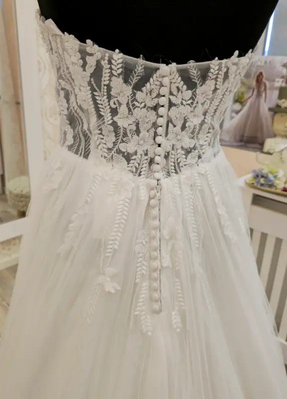 Boss Hochzeithaus Winsen Luhe Brautkleider Bremen Hamburg Lüneburg Hannover Stade Lübeck Buxtehude Boss Wedding Collection leichte Brautkleider Niedersachsen (7)