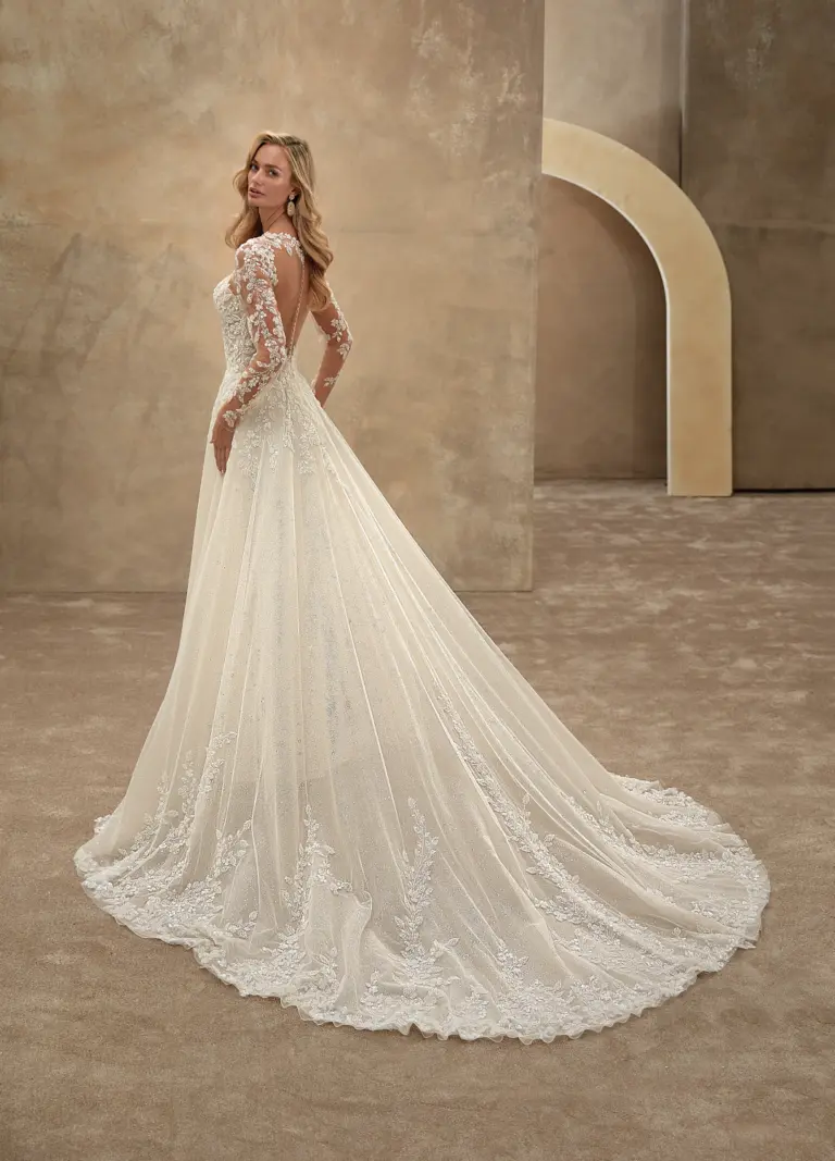 Boss Hochzeithaus Winsen Luhe Brautkleider Bremen Hamburg Lüneburg Hannover Stade Lübeck Buxtehude Demetrios 1545 Brautkleider Niedersachsen (2)