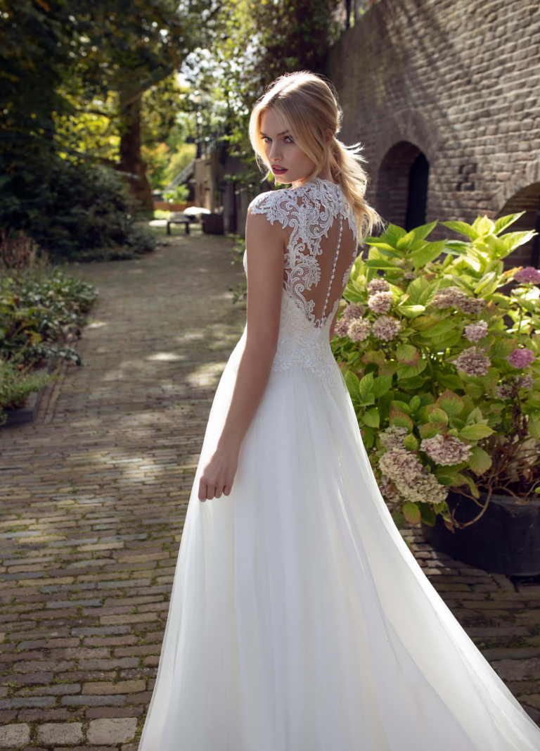 Boss Hochzeithaus Winsen Luhe Brautkleider Bremen Hamburg Lüneburg Hannover Stade Lübeck Buxtehude Modeca moderne Brautkleider Kalina Niedersachsen (4)