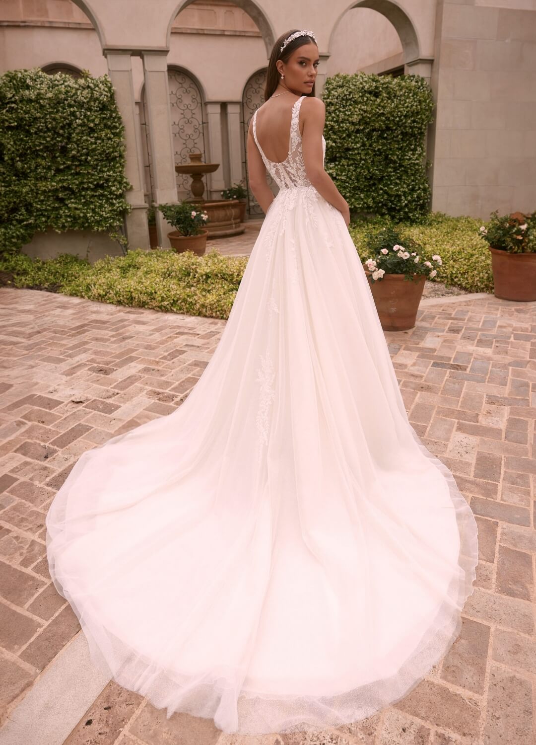 Boss Hochzeithaus Winsen Luhe Brautkleider Bremen Hamburg Lüneburg Hannover Stade Lübeck Buxtehude moderne Brautkleider Niedersachsen Bianco Evento Clorinde (2)