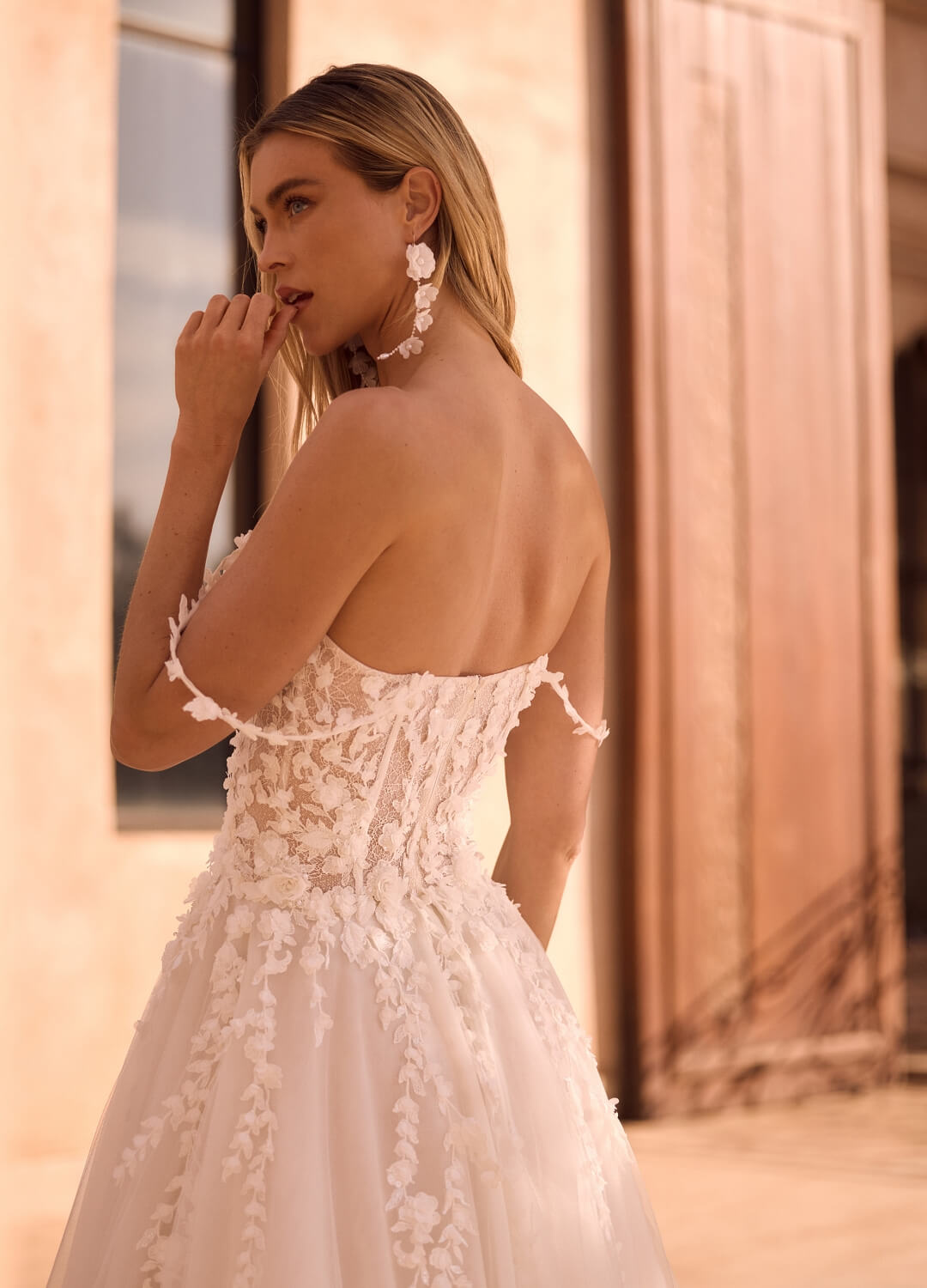 Boss Hochzeithaus Winsen Luhe Brautkleider Bremen Hamburg Lüneburg Hannover Stade Lübeck Buxtehude moderne Brautkleider Niedersachsen Bianco Evento Dasha (4)
