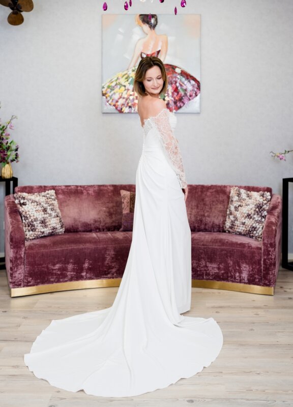 Boss Hochzeithaus Winsen Luhe Brautkleider Bremen Hamburg Lüneburg Hannover Stade Lübeck Buxtehude moderne Brautkleider Niedersachsen Brautkleid mit Ärmeln (3)