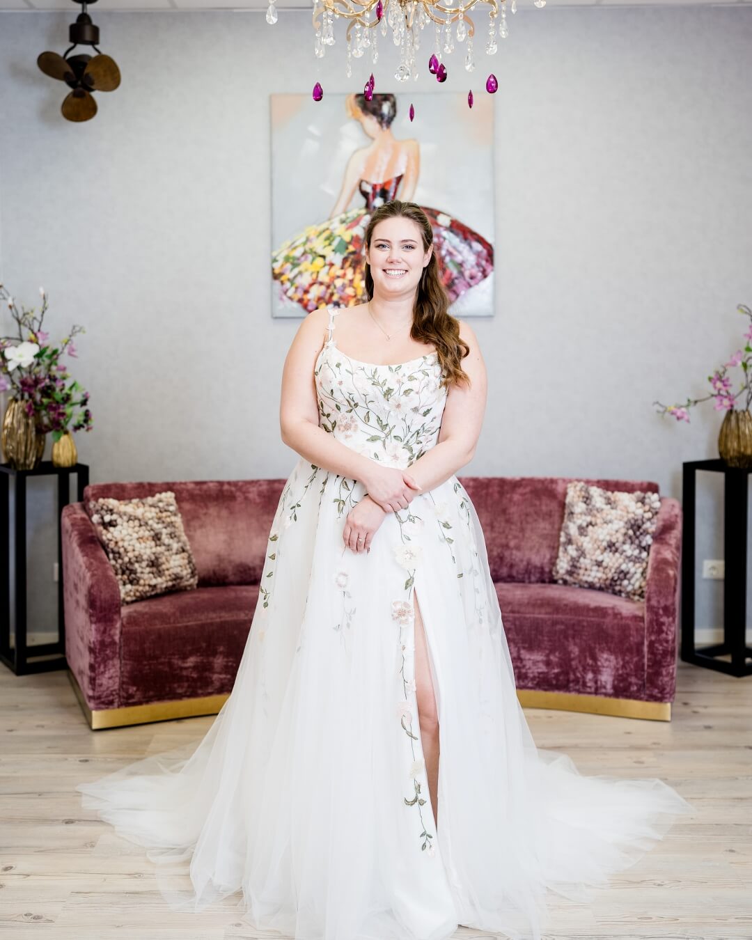 Boss Hochzeithaus Winsen Luhe Brautkleider Bremen Hamburg Lüneburg Hannover Stade Lübeck Buxtehude moderne Brautkleider Niedersachsen Brautkleider mit bunter Spitze (1)