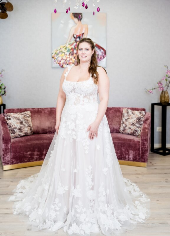 Boss Hochzeithaus Winsen Luhe Brautkleider Bremen Hamburg Lüneburg Hannover Stade Lübeck Buxtehude moderne Brautkleider Niedersachsen Curvy Brautkleider (1)