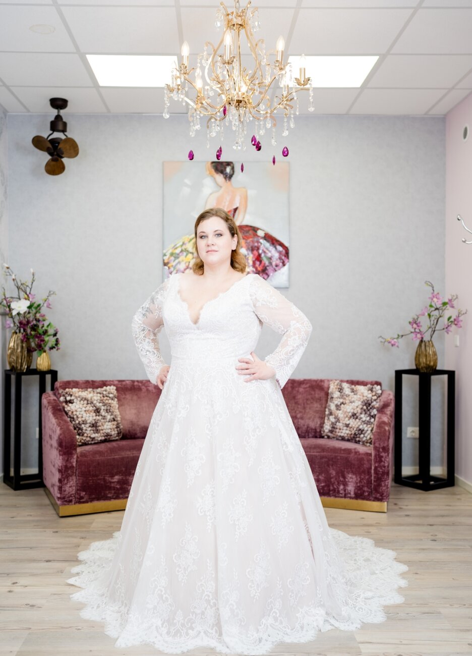 Boss Hochzeithaus Winsen Luhe Brautkleider Bremen Hamburg Lüneburg Hannover Stade Lübeck Buxtehude moderne Brautkleider Niedersachsen Curvy Brautkleider (1)