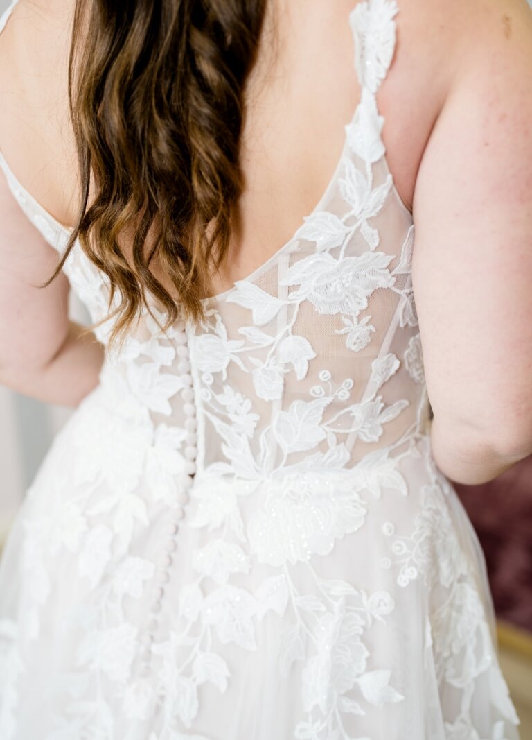 Boss Hochzeithaus Winsen Luhe Brautkleider Bremen Hamburg Lüneburg Hannover Stade Lübeck Buxtehude moderne Brautkleider Niedersachsen Curvy Brautkleider (4)