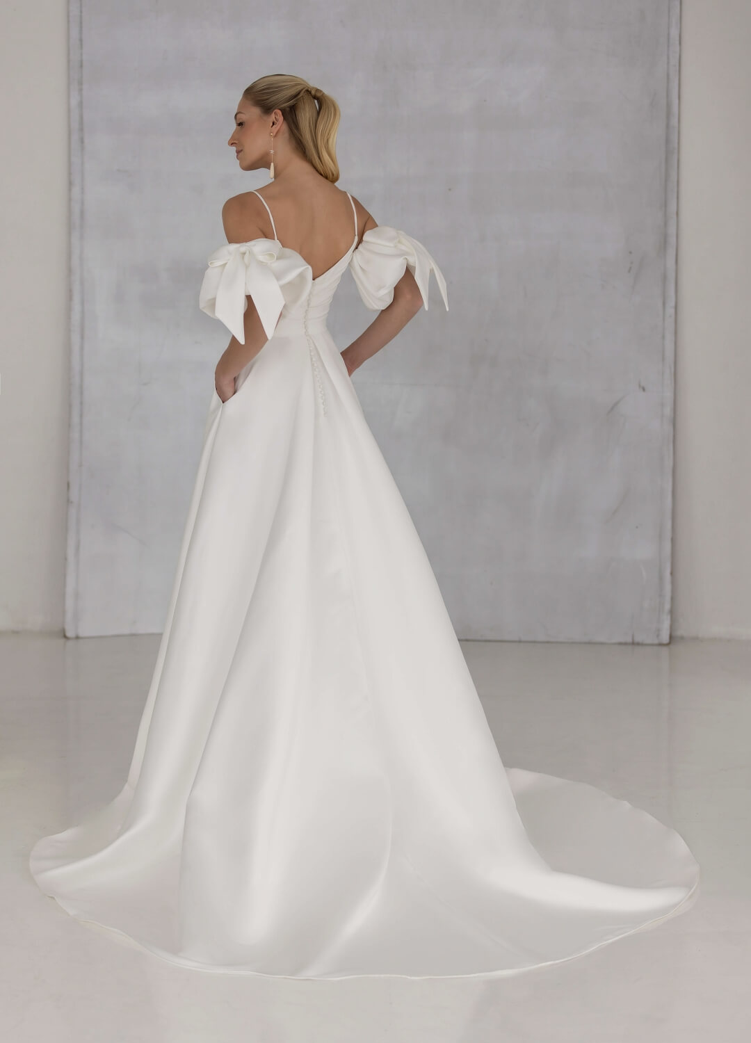 Boss Hochzeithaus Winsen Luhe Brautkleider Bremen Hamburg Lüneburg Hannover Stade Lübeck Buxtehude moderne Brautkleider Niedersachsen Jarice 26HA07 (2)