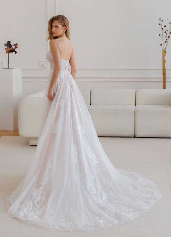 Boss Hochzeithaus Winsen Luhe Brautkleider Bremen Hamburg Lüneburg Hannover Stade Lübeck Buxtehude moderne Brautkleider Niedersachsen Jarice Alexandrine (3)