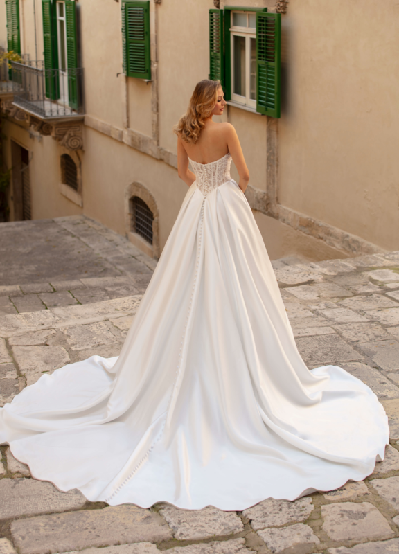 Boss Hochzeithaus Winsen Luhe Brautkleider Bremen Hamburg Lüneburg Hannover Stade Lübeck Buxtehude moderne Brautkleider Niedersachsen Jarice Anubis (2)