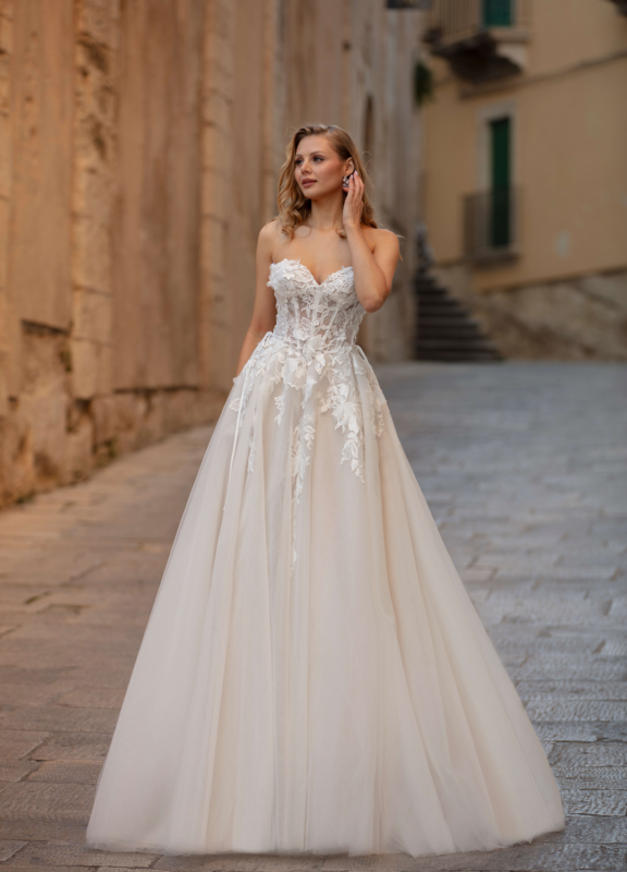 Boss Hochzeithaus Winsen Luhe Brautkleider Bremen Hamburg Lüneburg Hannover Stade Lübeck Buxtehude moderne Brautkleider Niedersachsen Jarice Aviana (2)