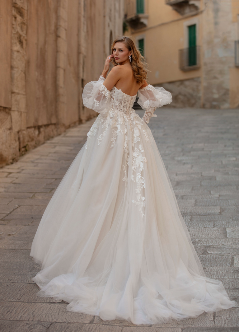 Boss Hochzeithaus Winsen Luhe Brautkleider Bremen Hamburg Lüneburg Hannover Stade Lübeck Buxtehude moderne Brautkleider Niedersachsen Jarice Aviana (3)