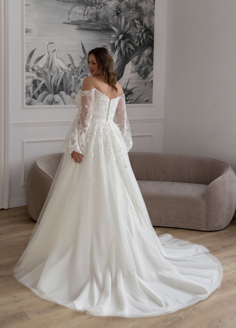 Boss Hochzeithaus Winsen Luhe Brautkleider Bremen Hamburg Lüneburg Hannover Stade Lübeck Buxtehude moderne Brautkleider Niedersachsen Jarice Giovana (2)