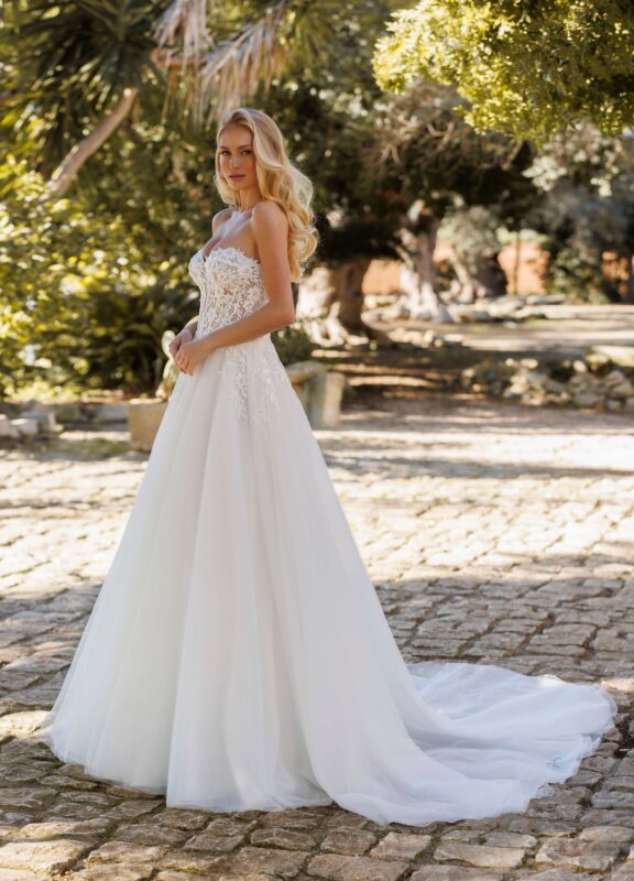 Boss Hochzeithaus Winsen Luhe Brautkleider Bremen Hamburg Lüneburg Hannover Stade Lübeck Buxtehude moderne Brautkleider Niedersachsen Jarice Kirsten (4)