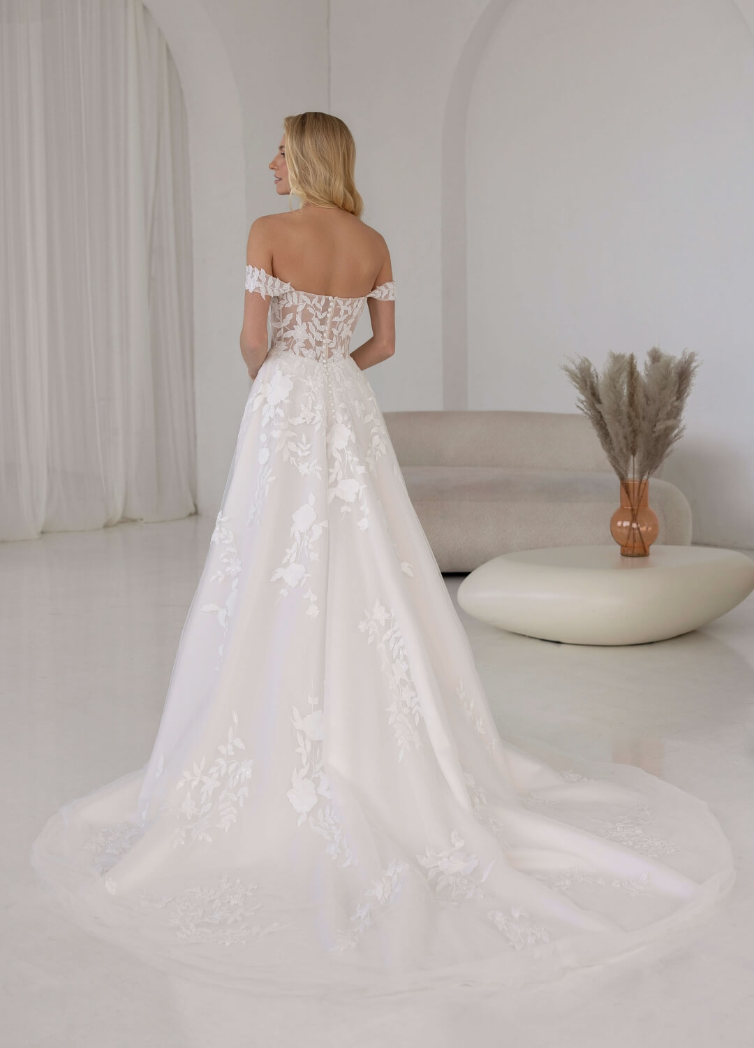 Boss Hochzeithaus Winsen Luhe Brautkleider Bremen Hamburg Lüneburg Hannover Stade Lübeck Buxtehude moderne Brautkleider Niedersachsen Jarice Kitara (2)