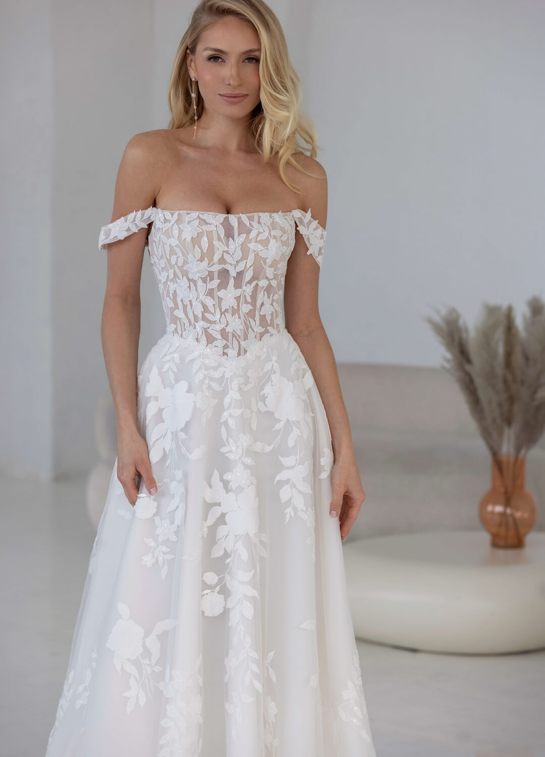 Boss Hochzeithaus Winsen Luhe Brautkleider Bremen Hamburg Lüneburg Hannover Stade Lübeck Buxtehude moderne Brautkleider Niedersachsen Jarice Kitara (4)