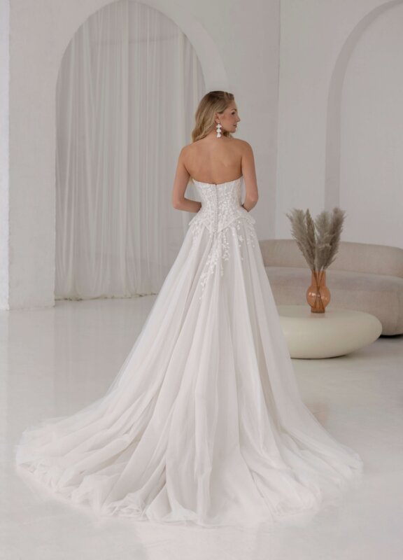 Boss Hochzeithaus Winsen Luhe Brautkleider Bremen Hamburg Lüneburg Hannover Stade Lübeck Buxtehude moderne Brautkleider Niedersachsen Jarice Korinas (2)